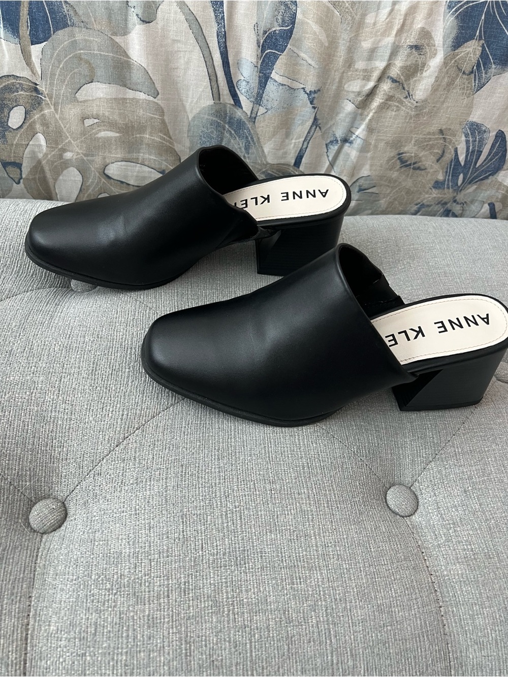 Anne Klein Black Slip-On Leather Mule Heels